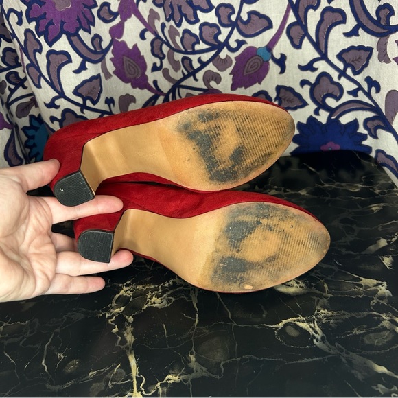 Crown Vintage Tess Red size 7.5 Velvet Pumps Heels - Picture 5 of 8